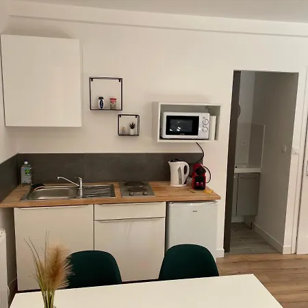 2 Rdc Henriville Lägenhet *