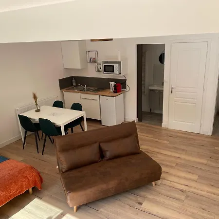 2 Rdc Henriville Lägenhet *